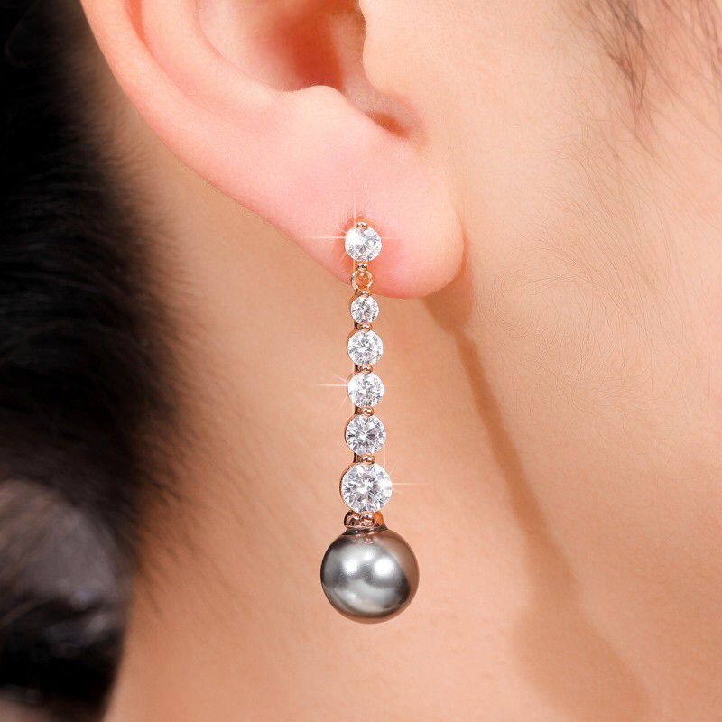 Pearl drop earrings