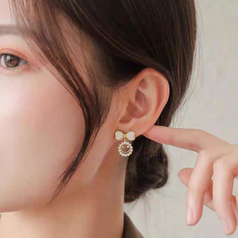 Crystal Flutter Pearl Studs