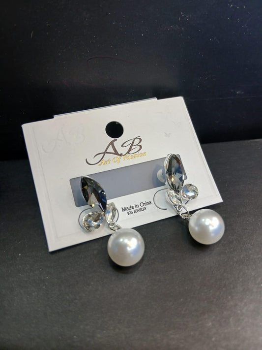Crystal pearl drop earings